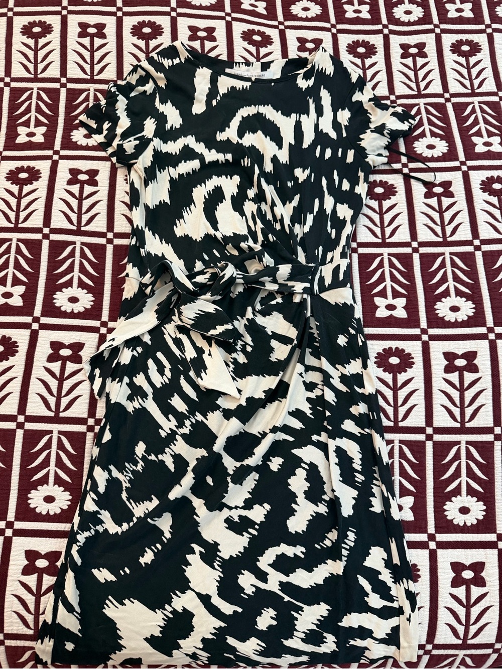 Diane Von Furstenberg Black & White Patterned Tie-Waist Women's Dress